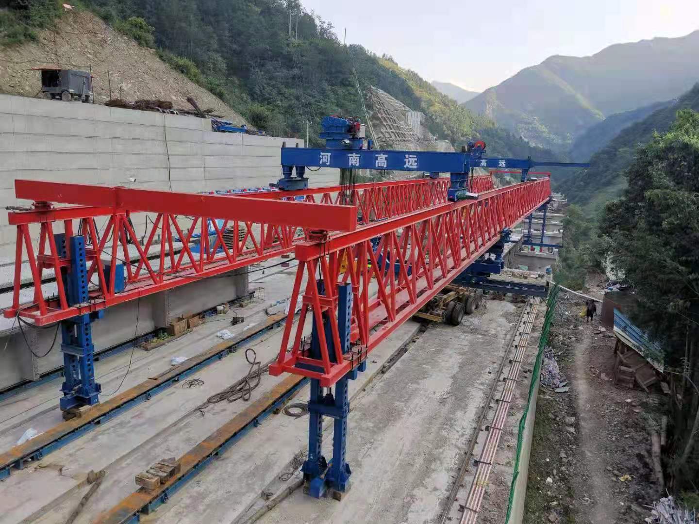 我們廠家對(duì)于JQJ30T-120M架橋機(jī)的技術(shù)要求推薦，仔細(xì)觀察它的特點(diǎn)使用的時(shí)候也會(huì)很方便