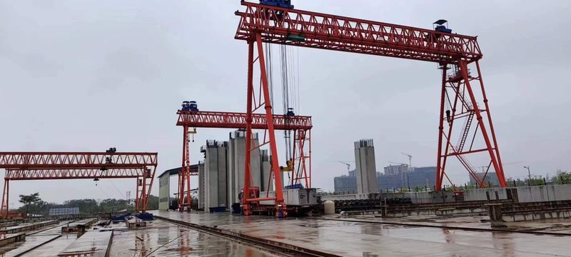 中冶集團(tuán)贛州贛南大道項目MG160T/10T-30M-21M龍門吊
